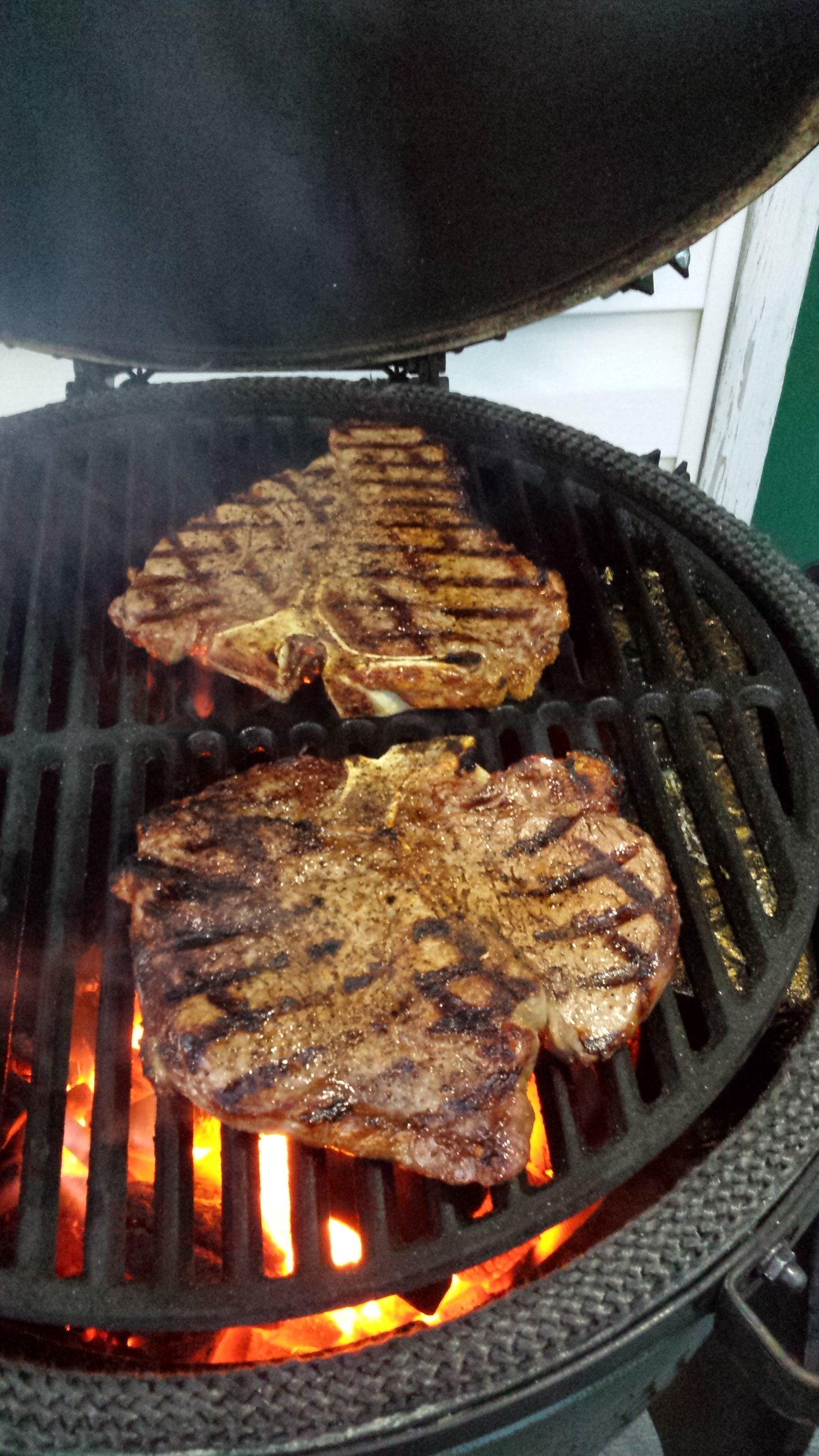 Porterhouse night — Big Green Egg Forum