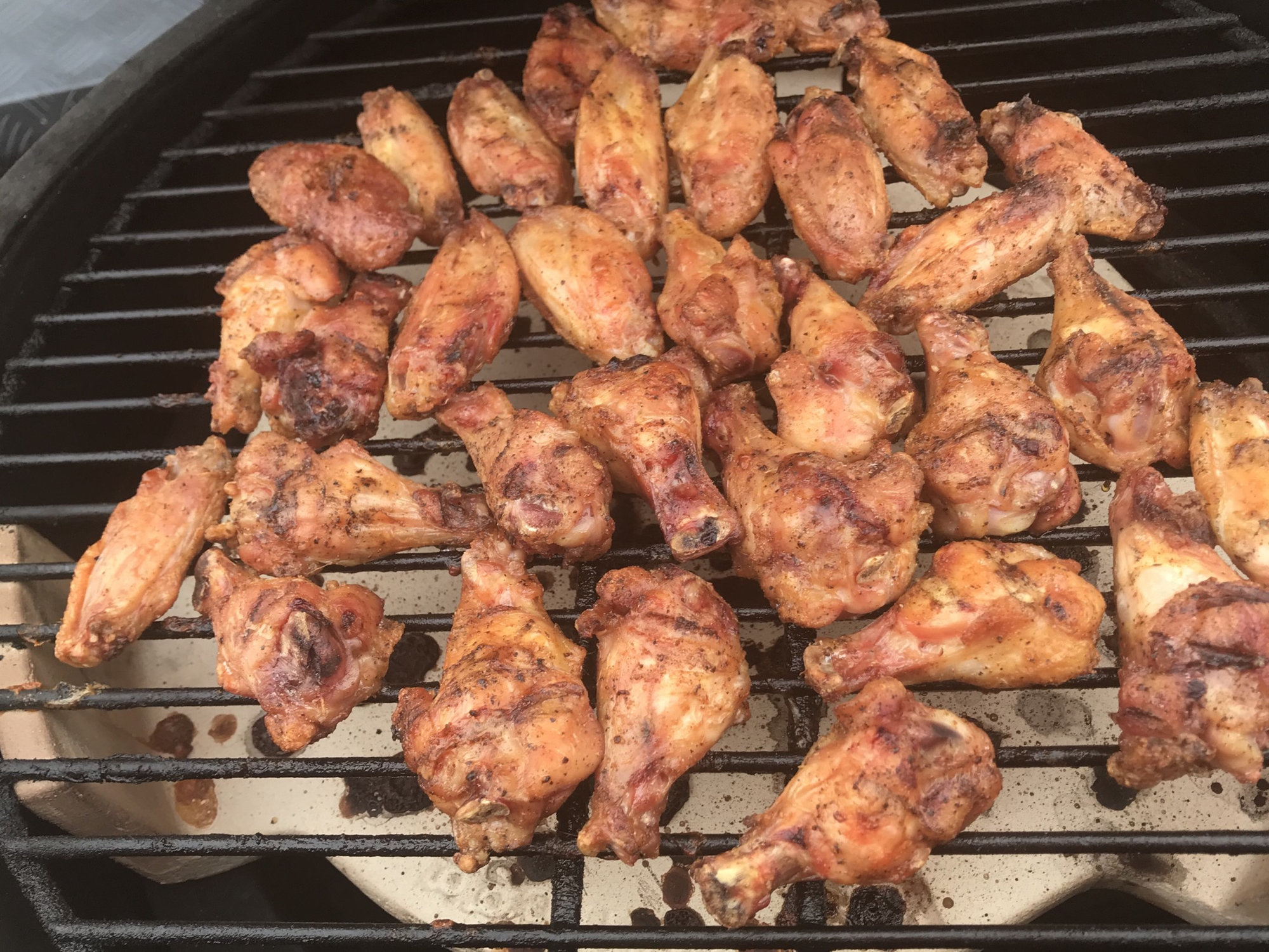 ventura99 Smoked Chicken Wings Green Egg