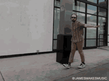 atdjnfsj76oq.gif