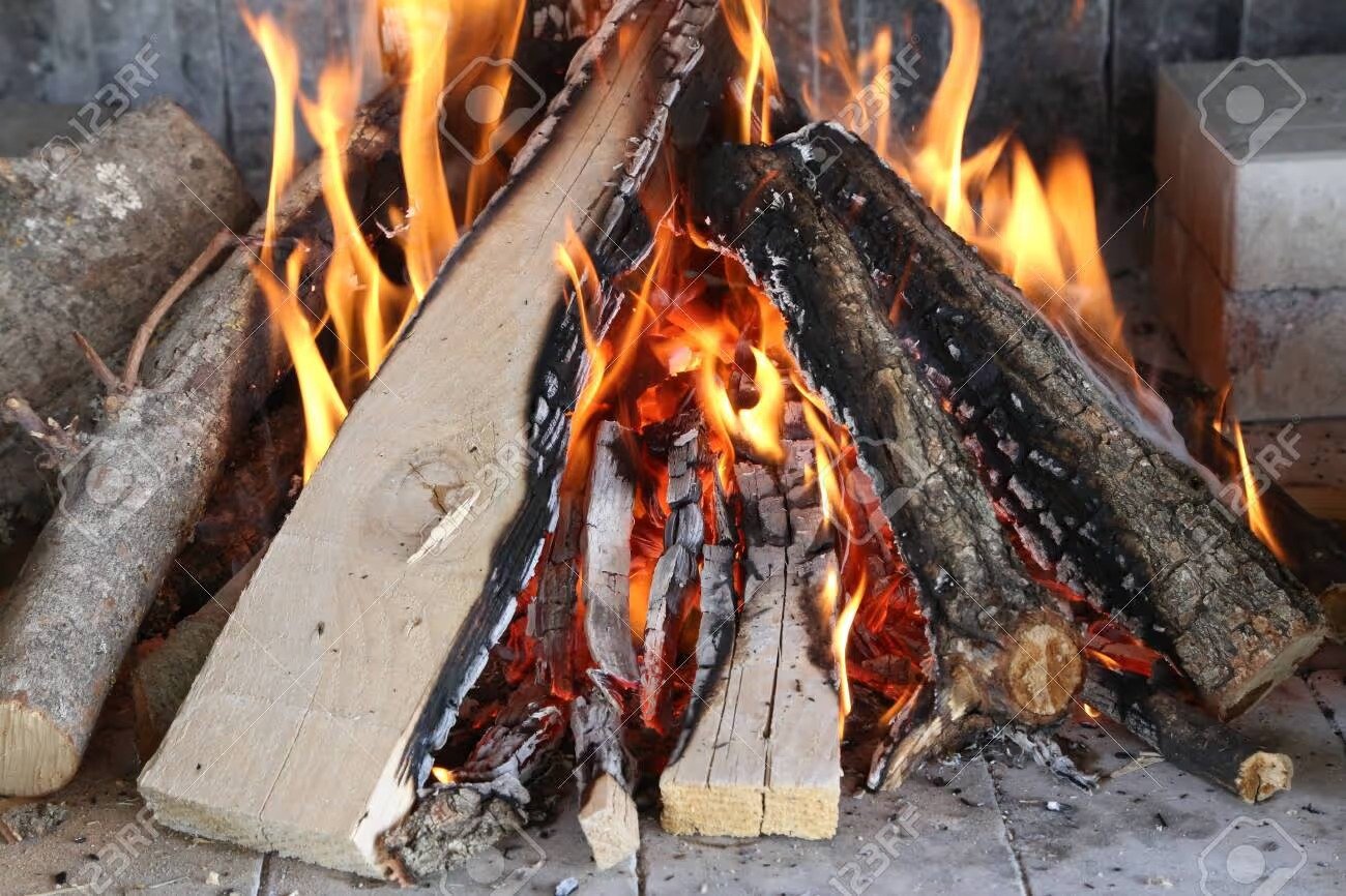 https://www.123rf.com/photo_125894867_fire-flame-and-burning-wood-for-the-grill.html
