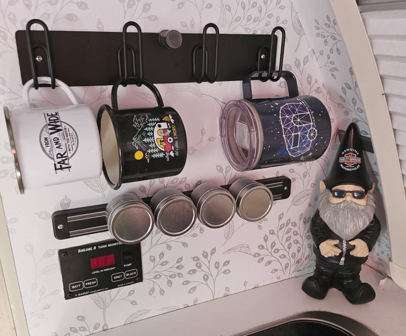magnetic bar under mug rack.jpg