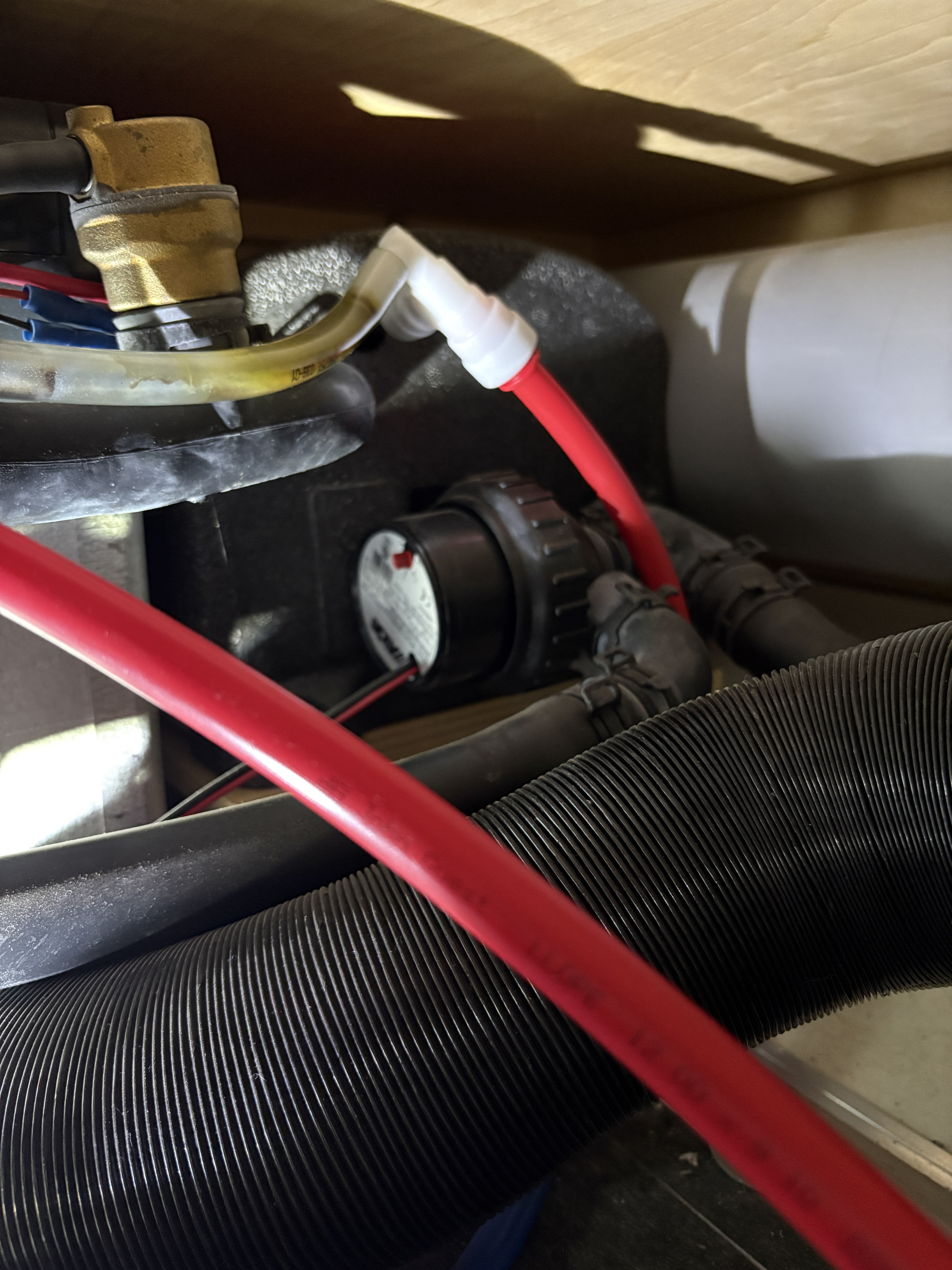 Alde flow pump.JPG