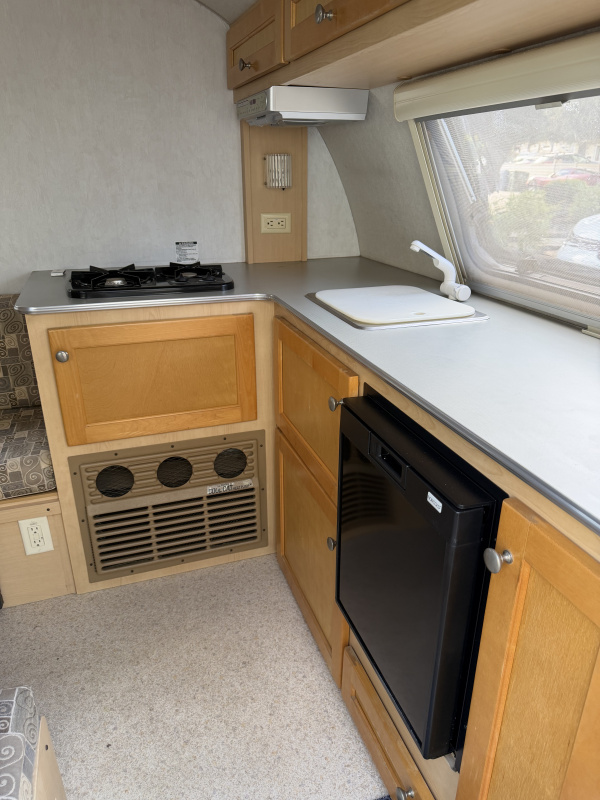 Kitchen 2.jpg