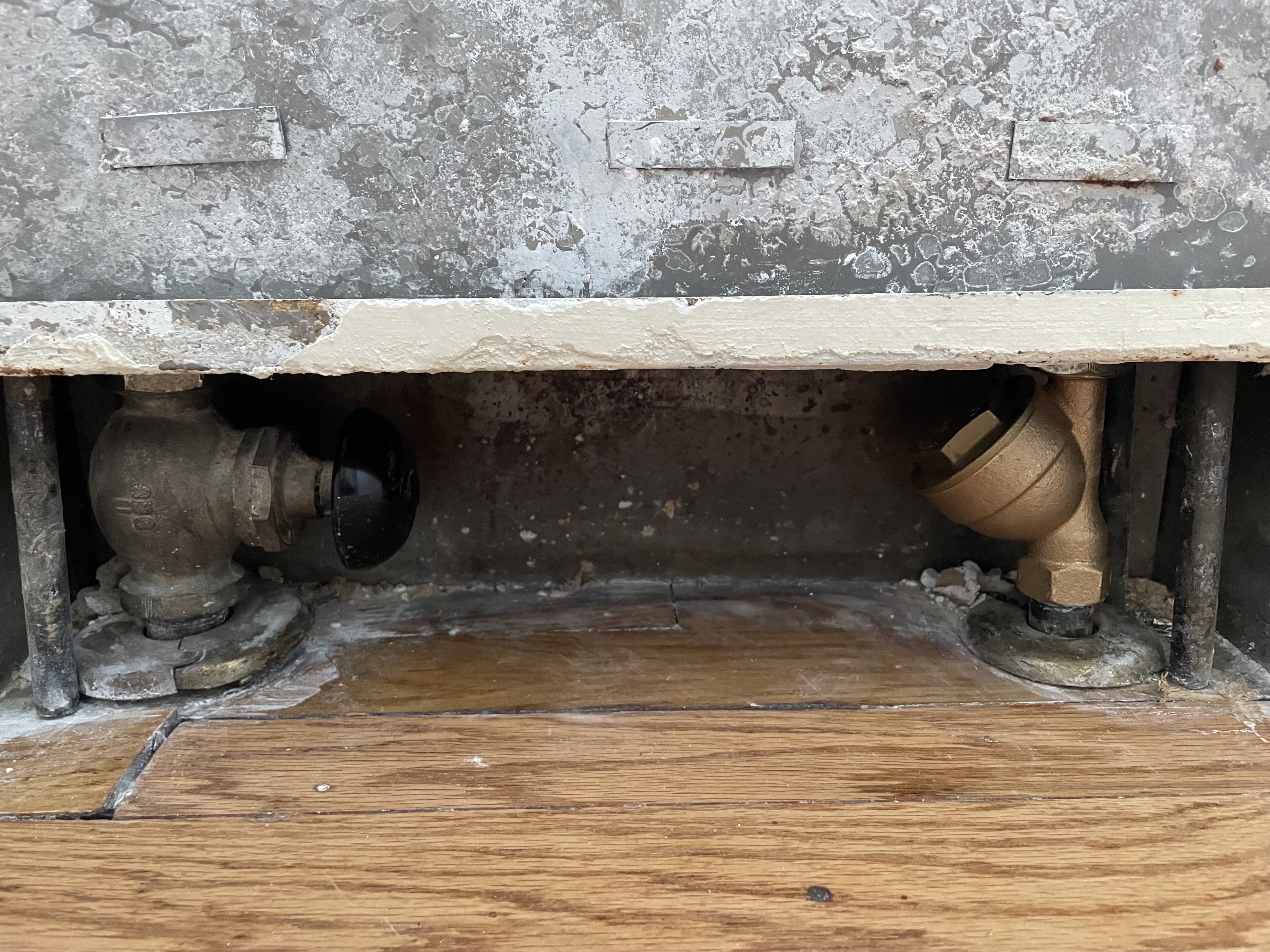 Third Floor Radiator - Behind Wall - Cut Out.jpeg