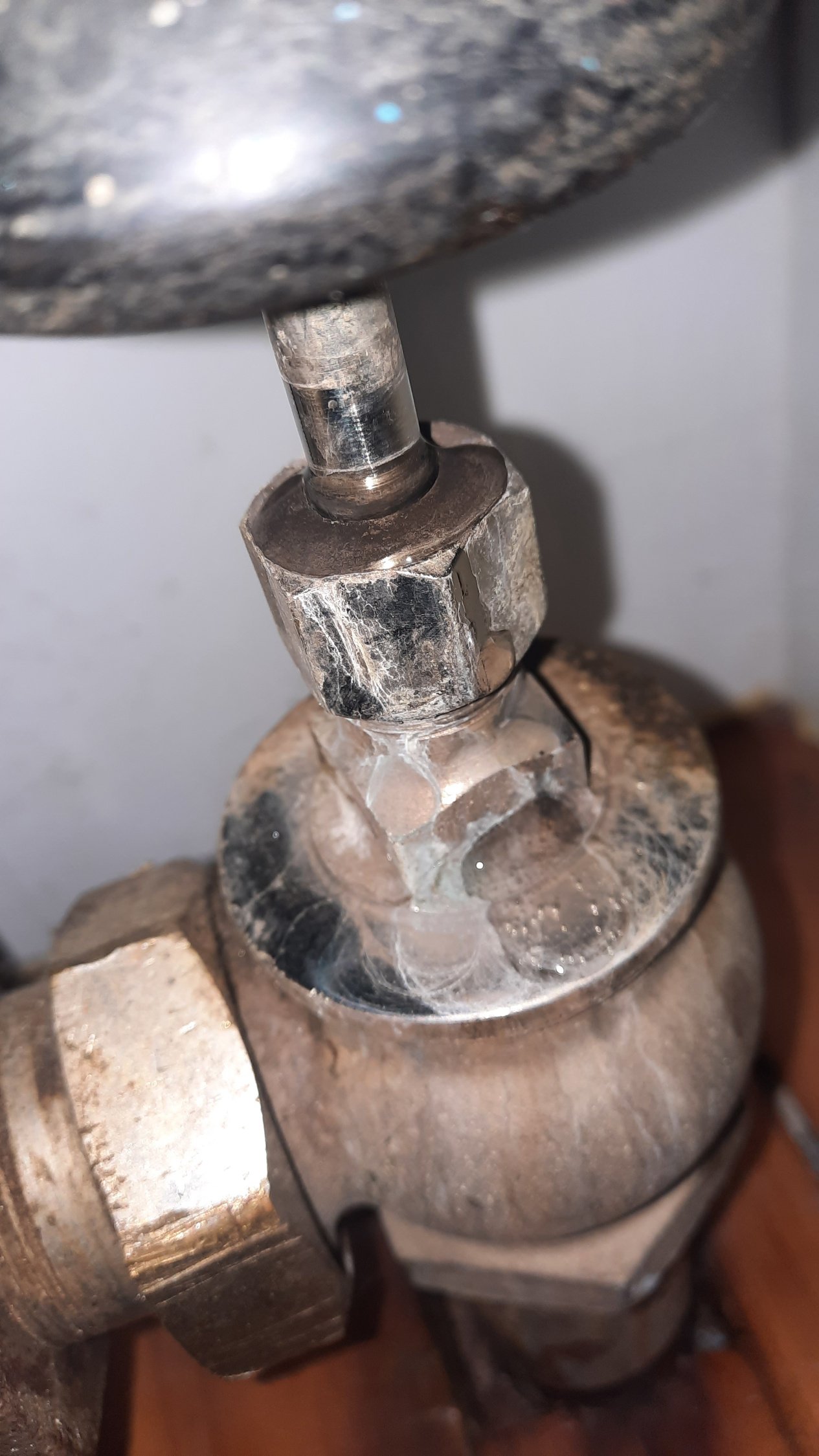 Leaking stem valve 1.jpg