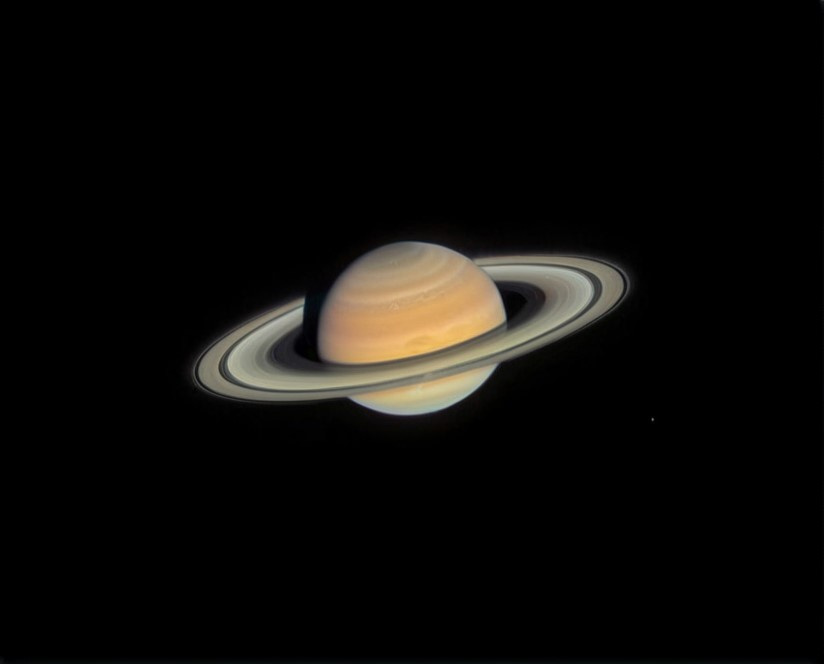 Saturn Post.jpg