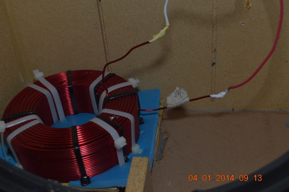 _001DSC_0005 Solen 10 AWG SDA inductor mounted to floor on raised platform that's glued with epo.JPG