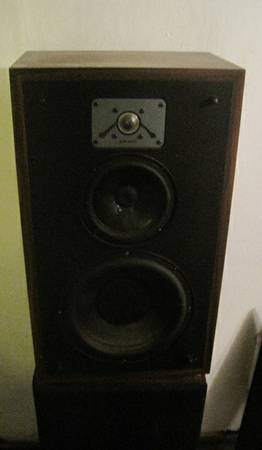 Polk Mon.7B me.jpg