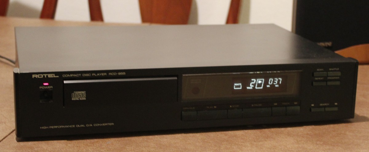 Rotel RCD-855 CD Player (2)-small.jpg