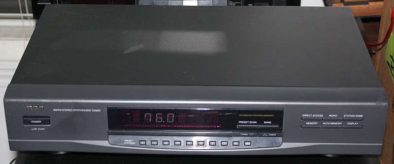 RCA TU 3700F Synthesized Tuner (2)-small.jpg