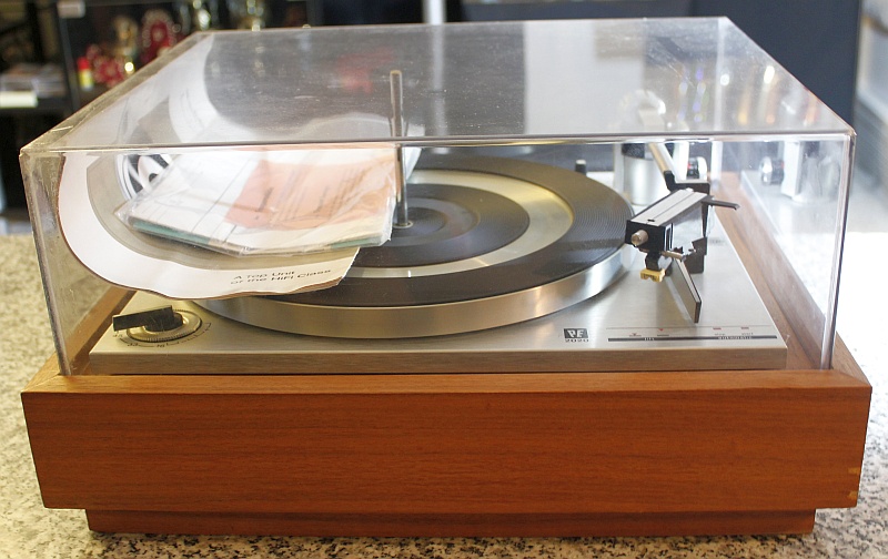 PE2020 Turntable (1)-small.JPG