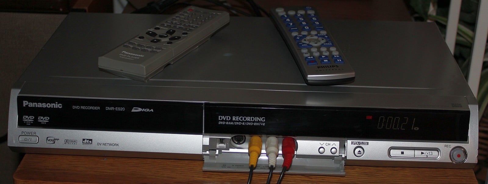 Panasonic DMR-ES20 (1)-small.jpg