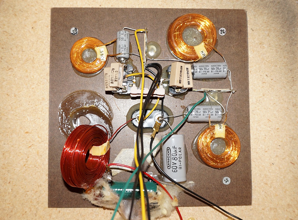DSC00435-Genesis-3-speakers.jpg