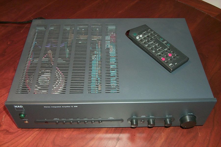 FS NAD C350 Integrated Amplifier — Polk Audio