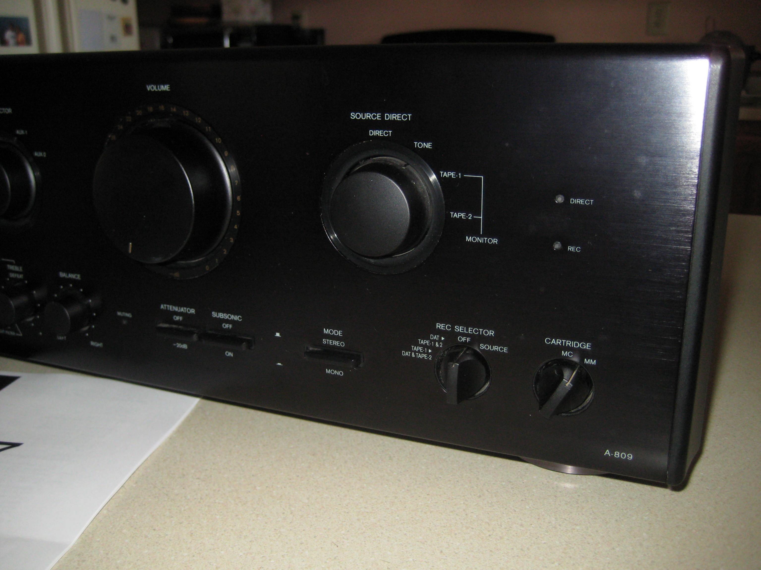 Very nice Onkyo Integra A809 105 w/ch high current integrated amp 1991