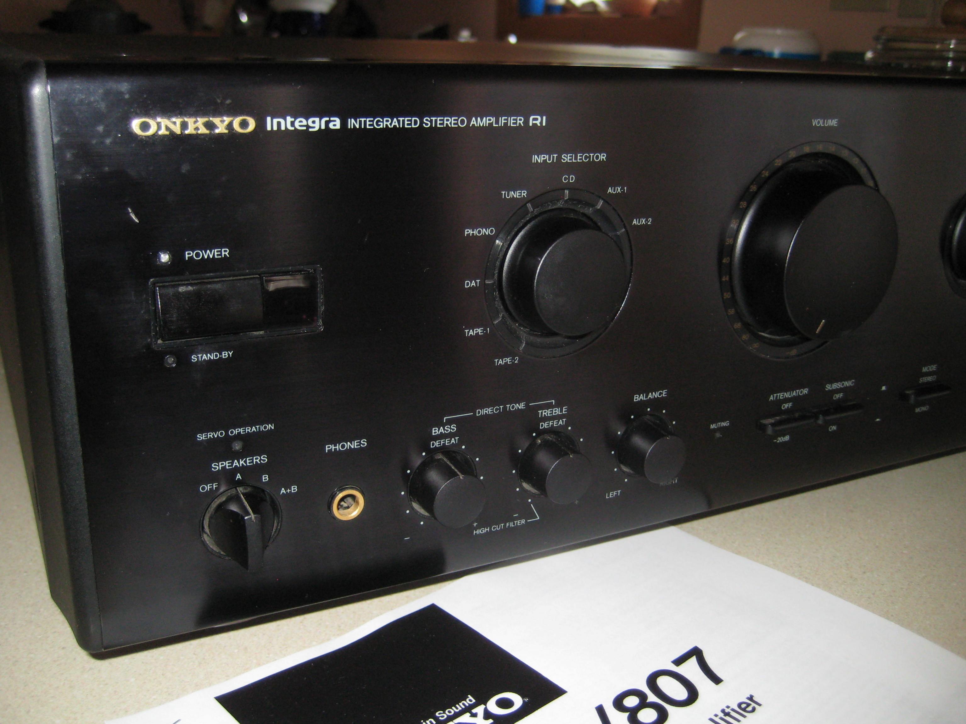 Very nice Onkyo Integra A809 105 w/ch high current integrated amp 1991