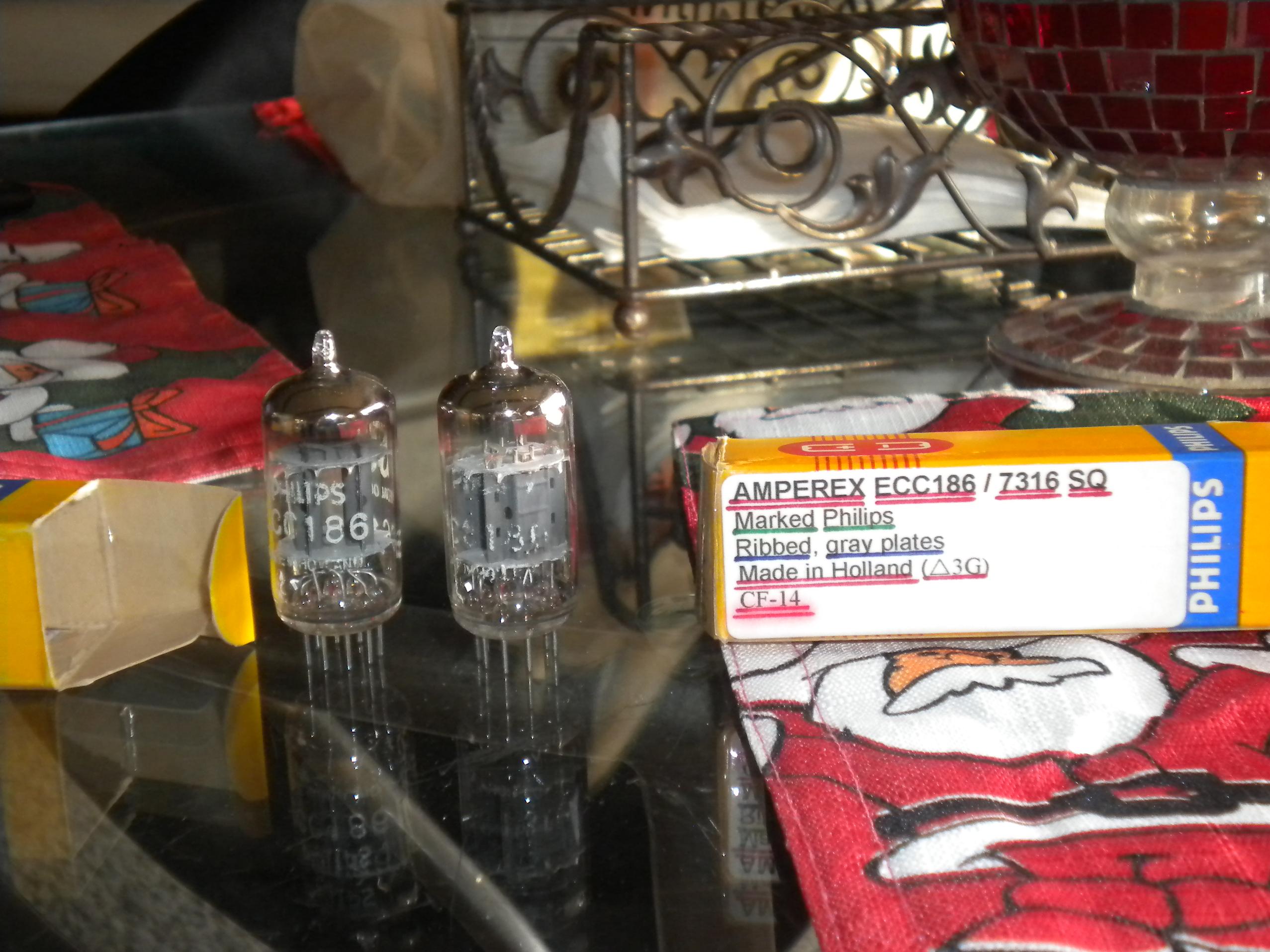 12AU7 Tubes and Alpha Core Goertz speaker cables 003.JPG