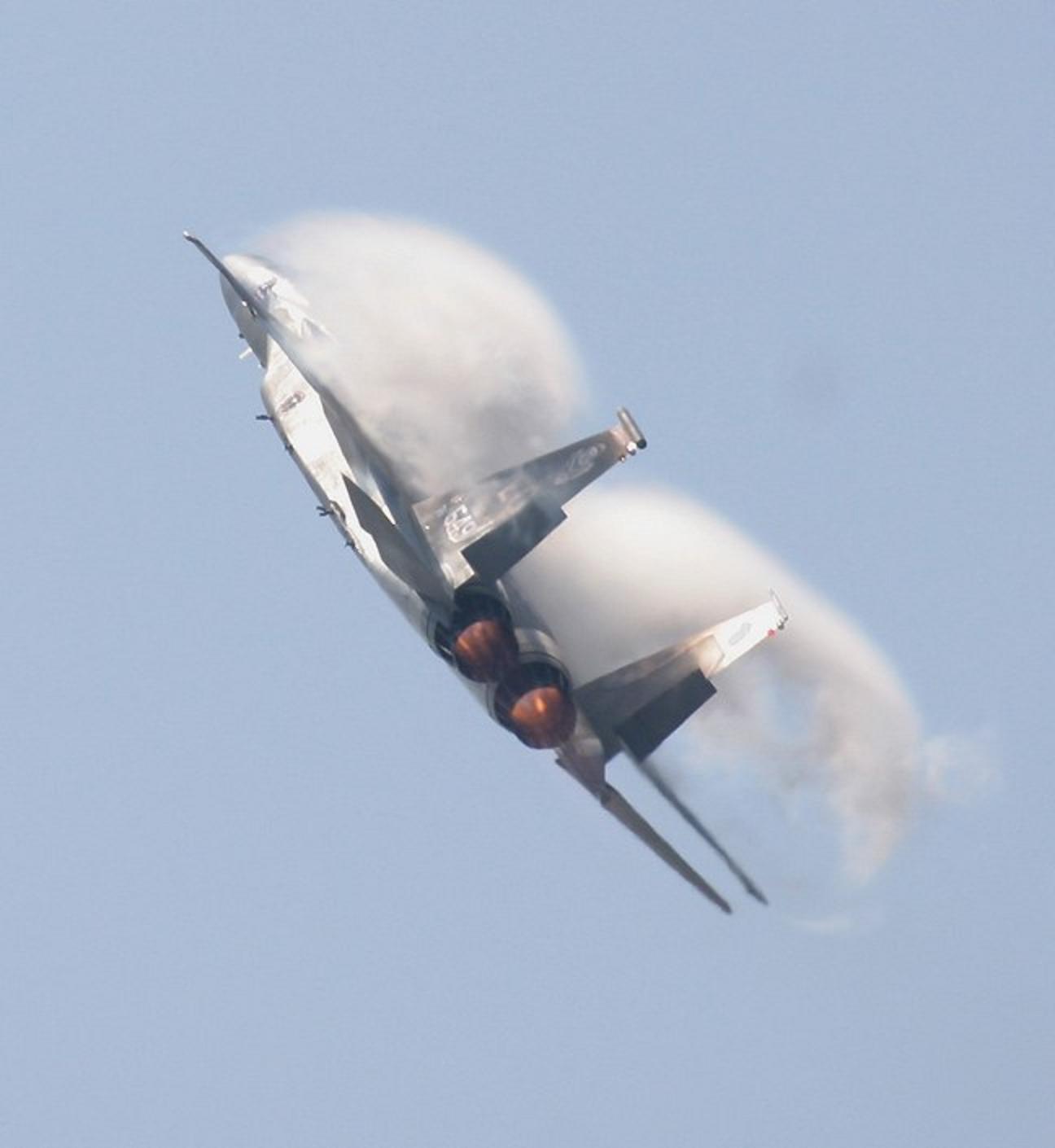 F15PullingVapor.jpg