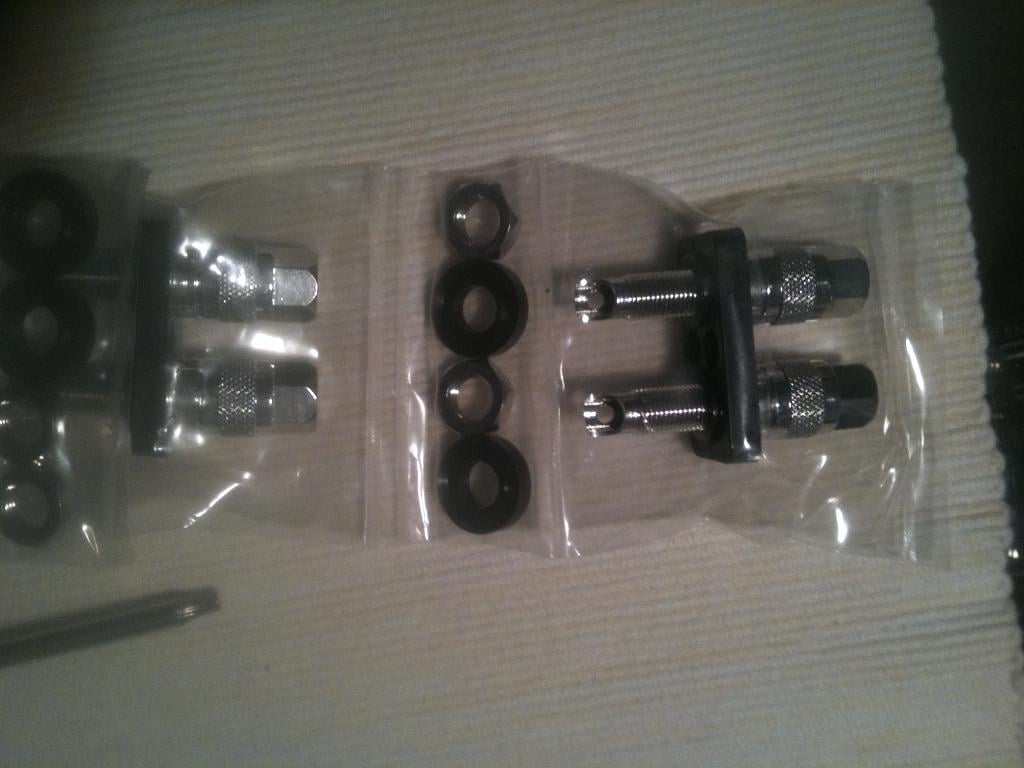 BAT VK-200 binding posts 243.JPG