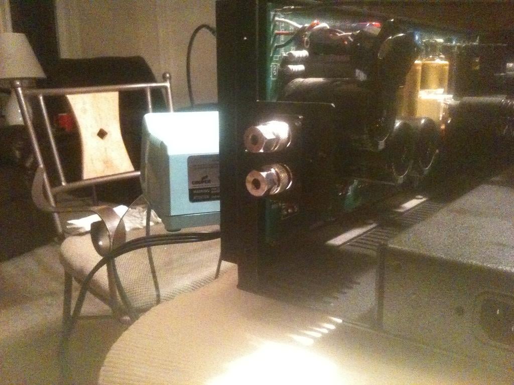 BAT VK-200 binding posts 244.JPG