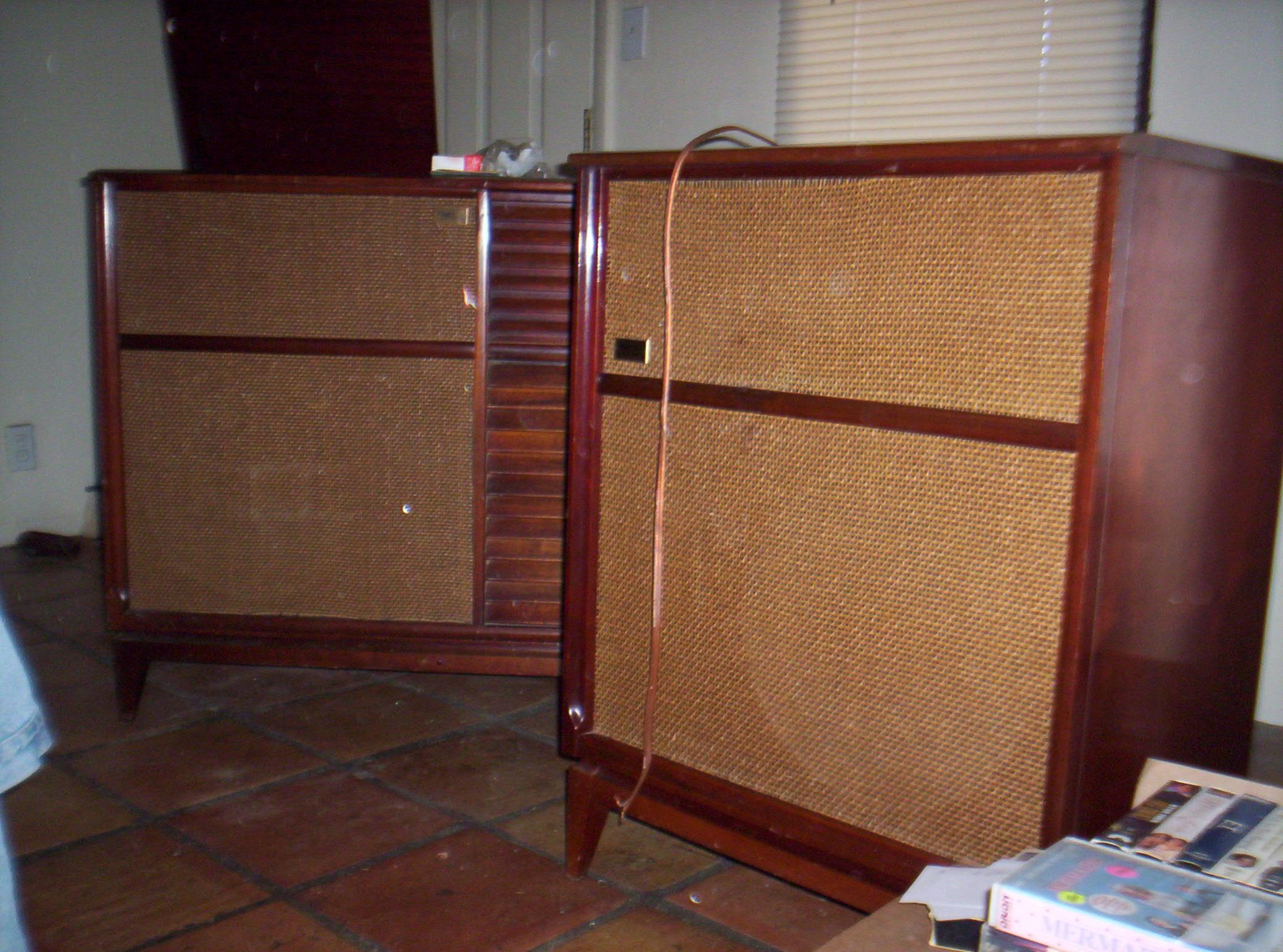 ! Pilot 1090-A Console 001.jpg