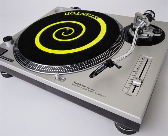 technics-sl-1200-turntable.jpg