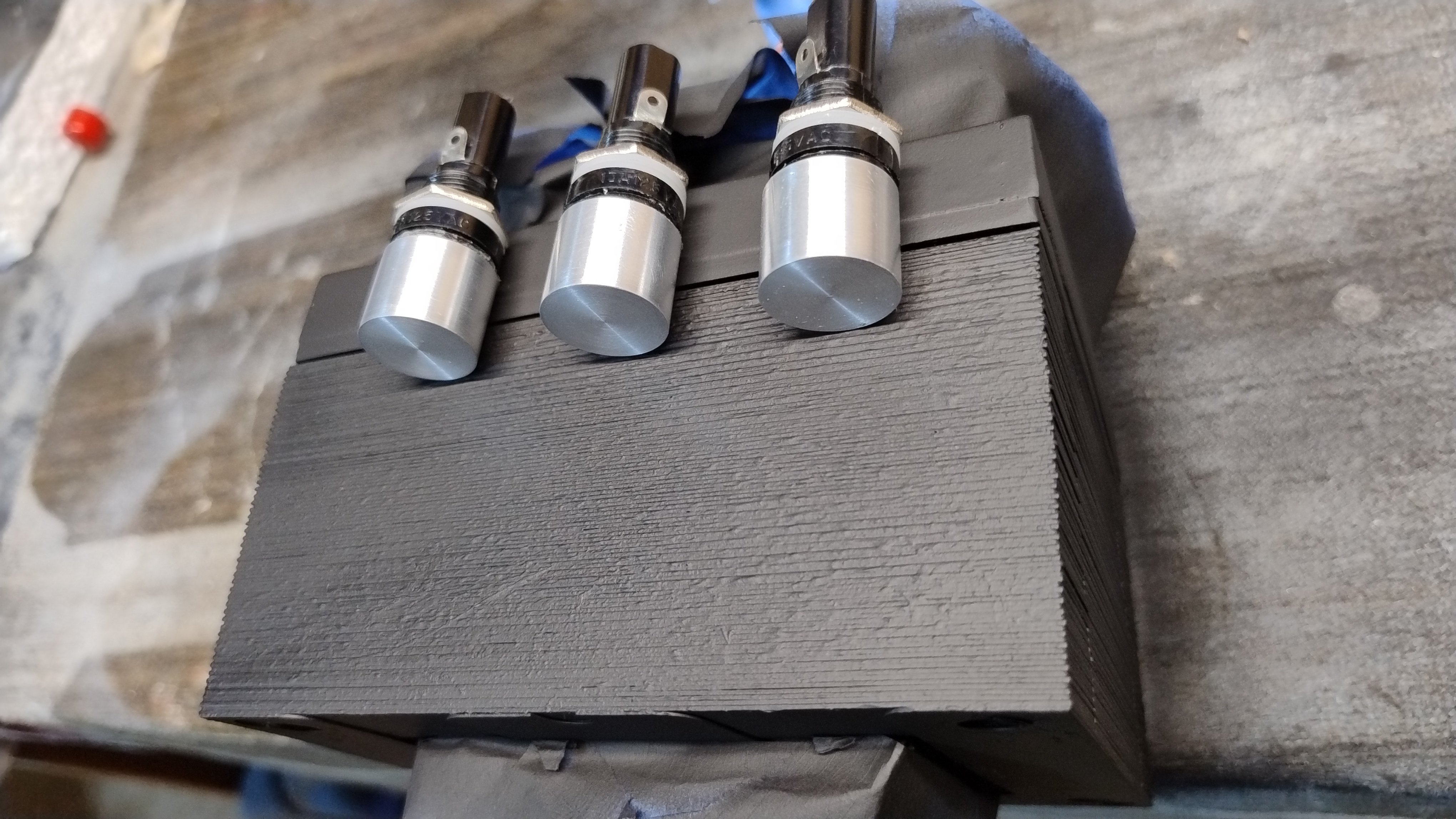 h1q1ebxxeor0.jpg