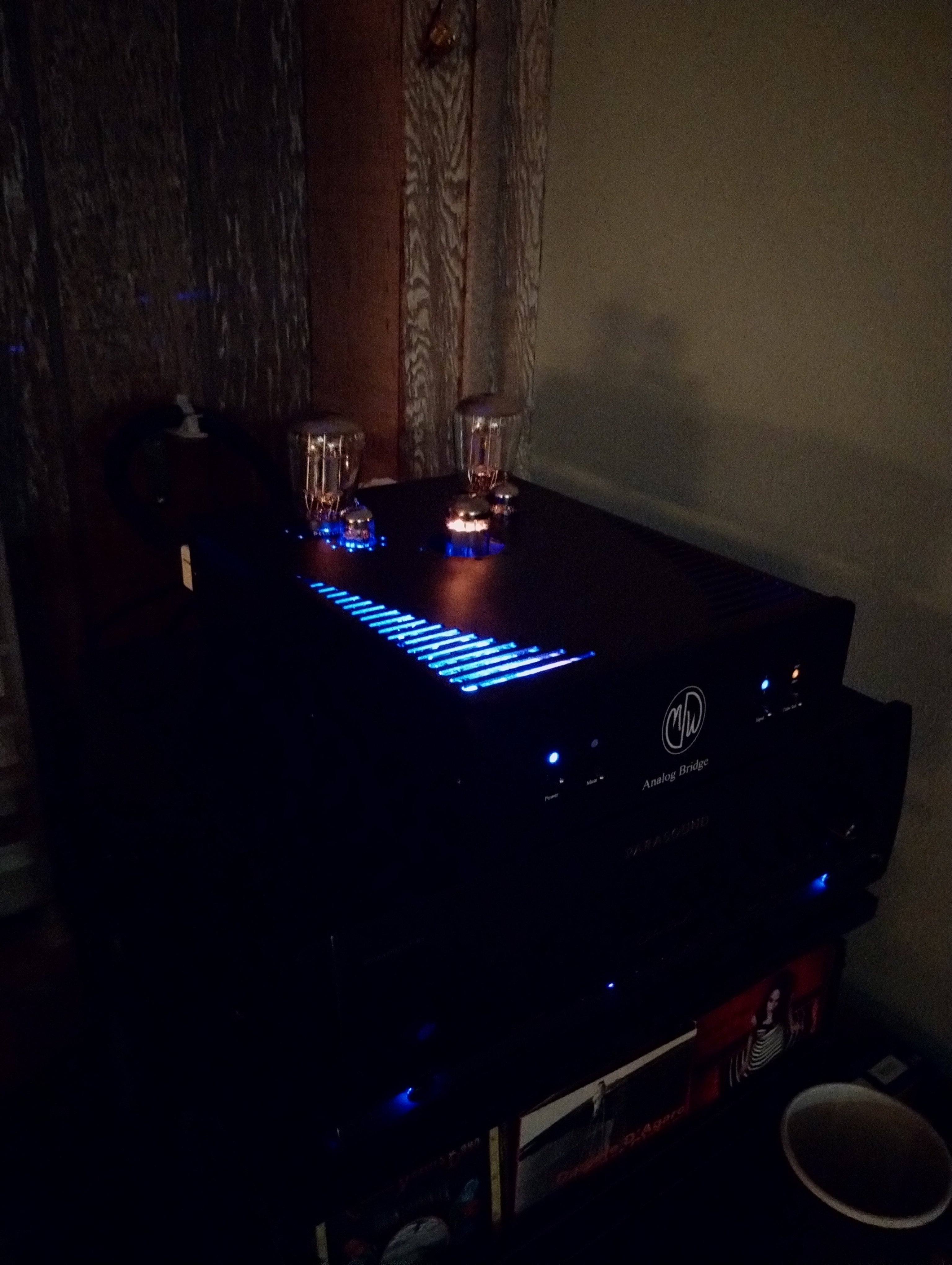 2tmu26jh3uv1.jpg