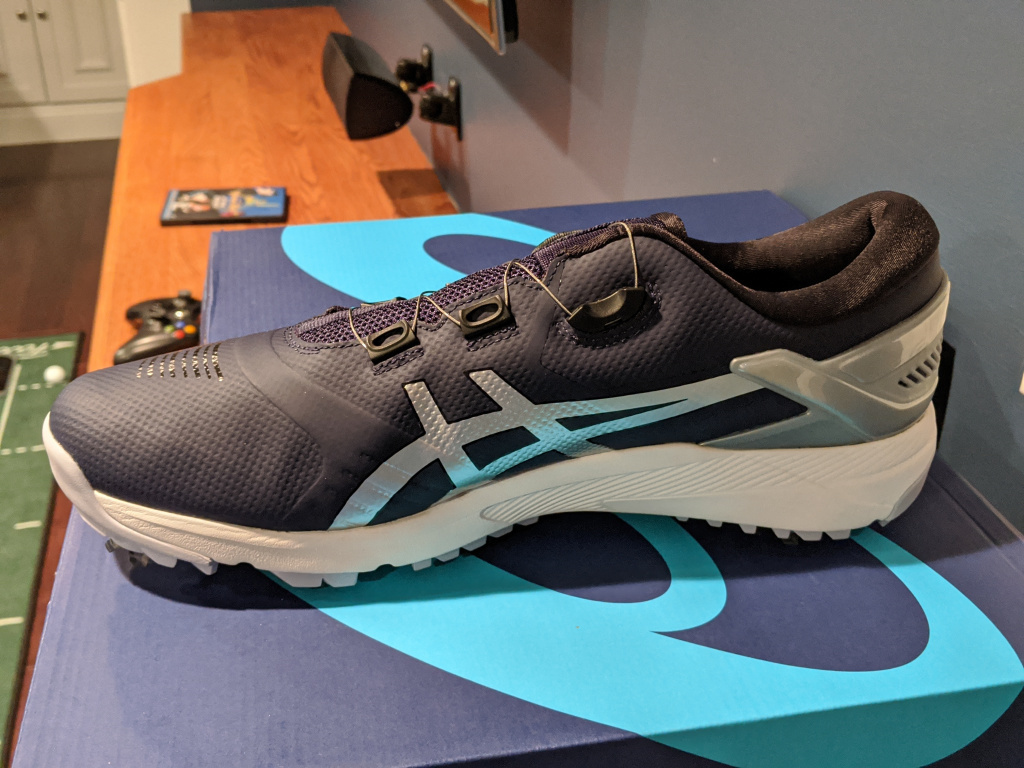 Srixon to distribute Asics golf shoes in North America