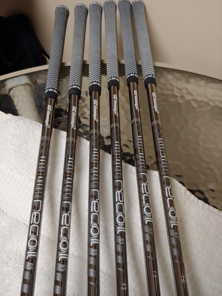 Titleist T300 6gap wedge w/ Recoil 65 "R" flex shafts . RH. Excellent