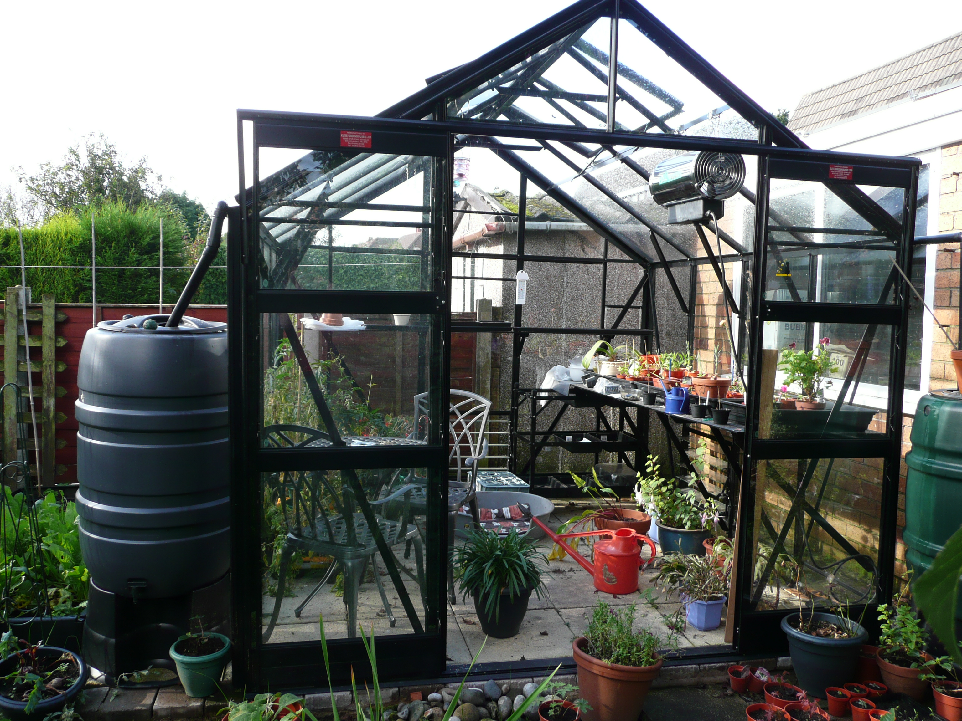 Elite greenhouse rainwater pipe size — BBC Gardeners' World Magazine