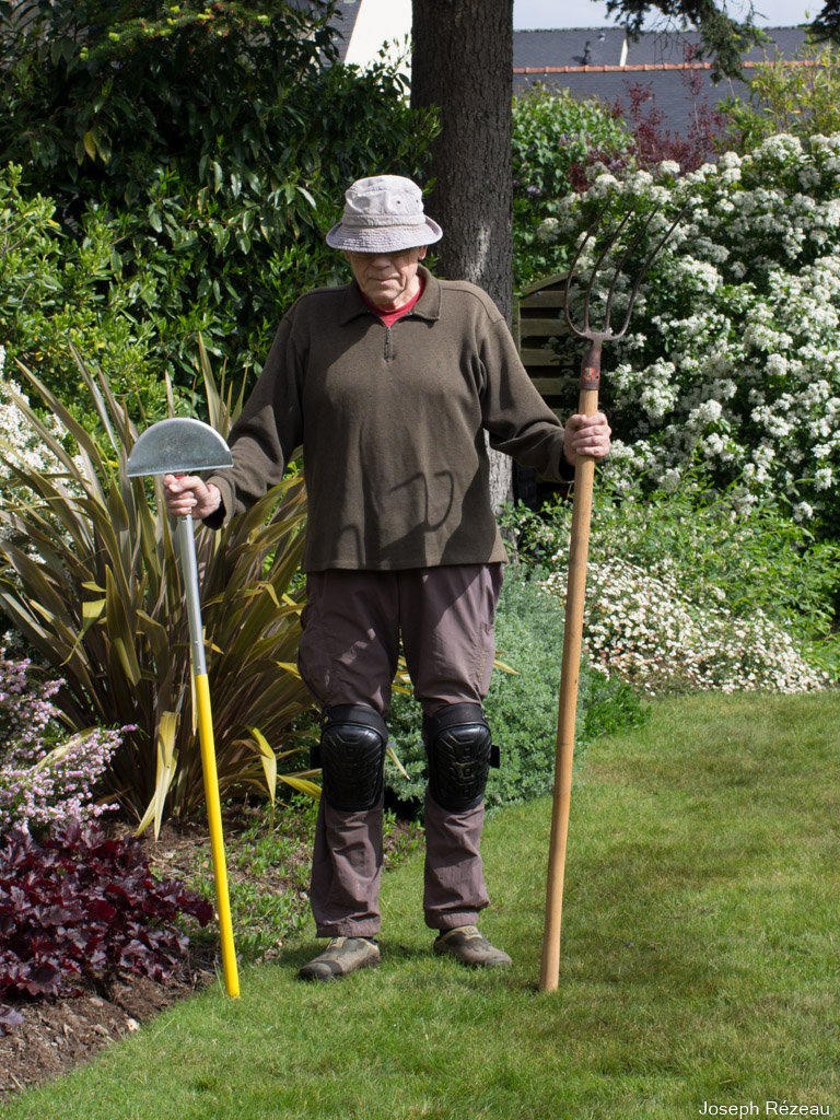 Gardening wear..... Page 4 — BBC Gardeners' World Magazine