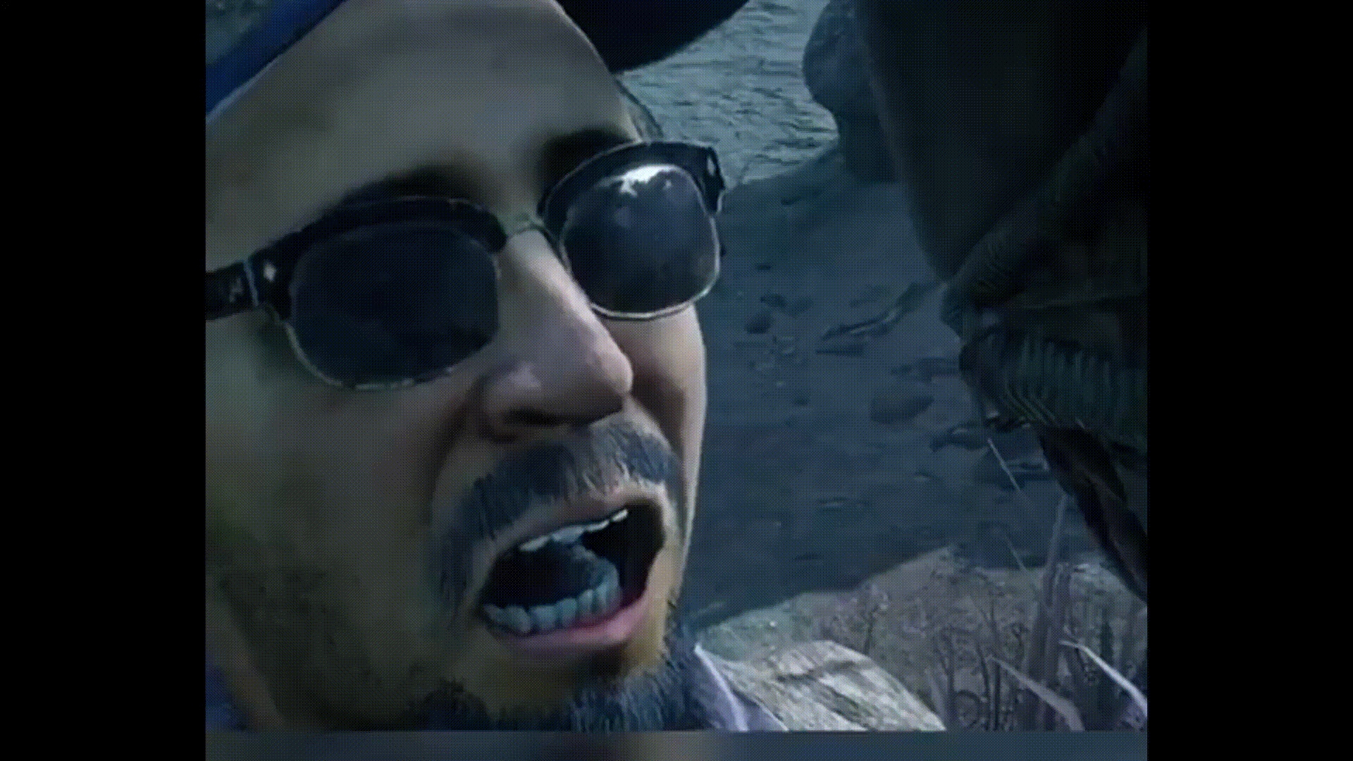 xeno bite no skin.gif