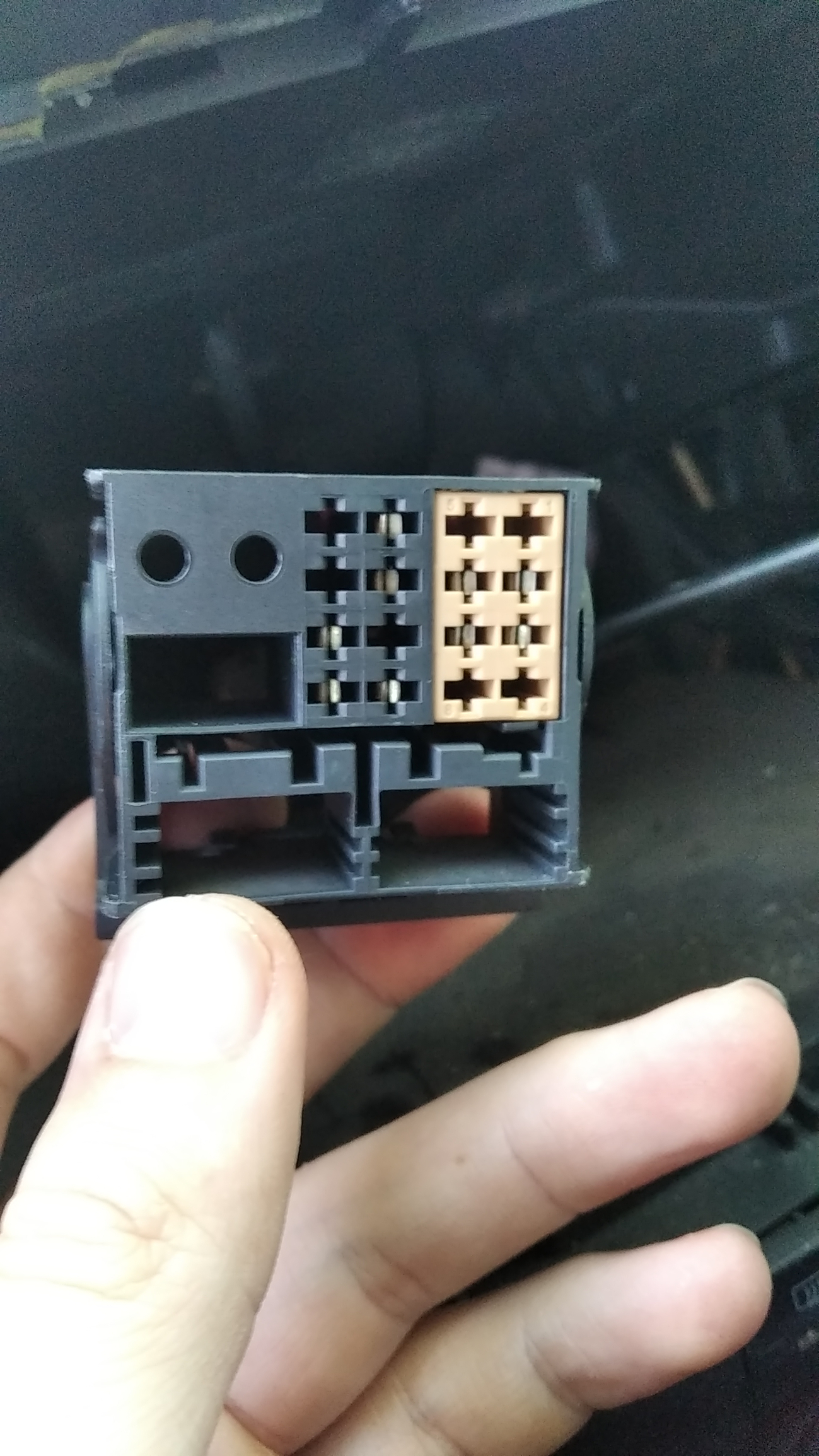 70xbu55gmsbi.jpg