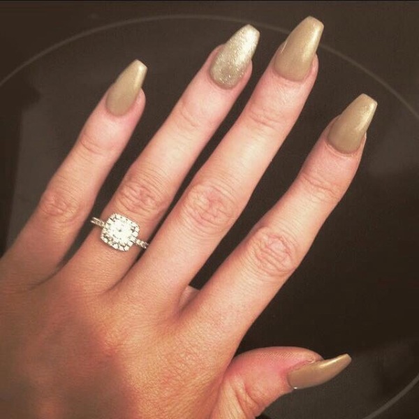 Show Off Your Engagement Ring You Your Wedding