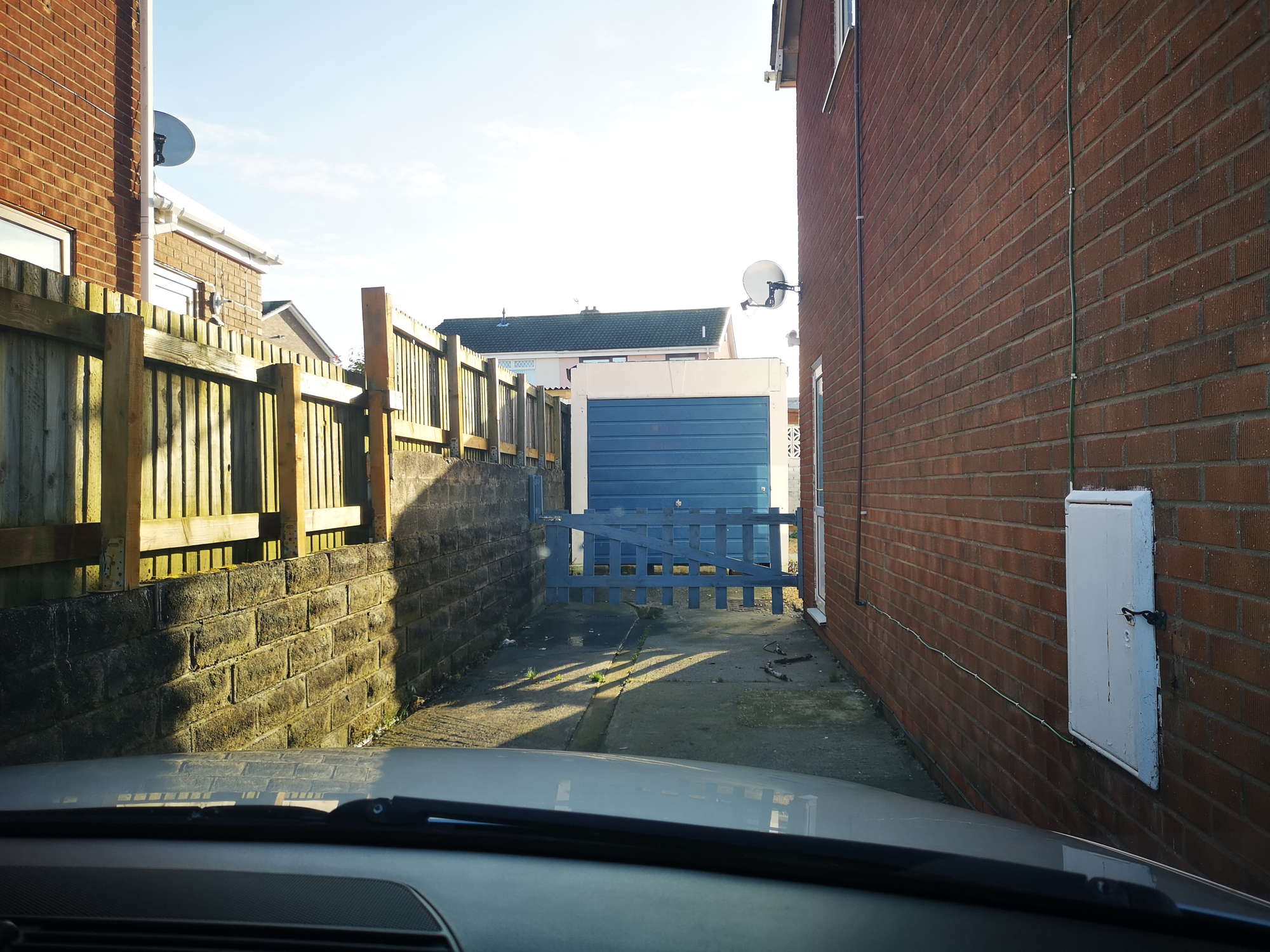Building attached garage up to boundary wall — MoneySavingExpert Forum
