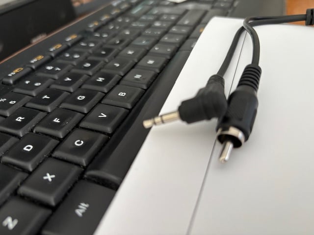 Plugsjpg.jpg