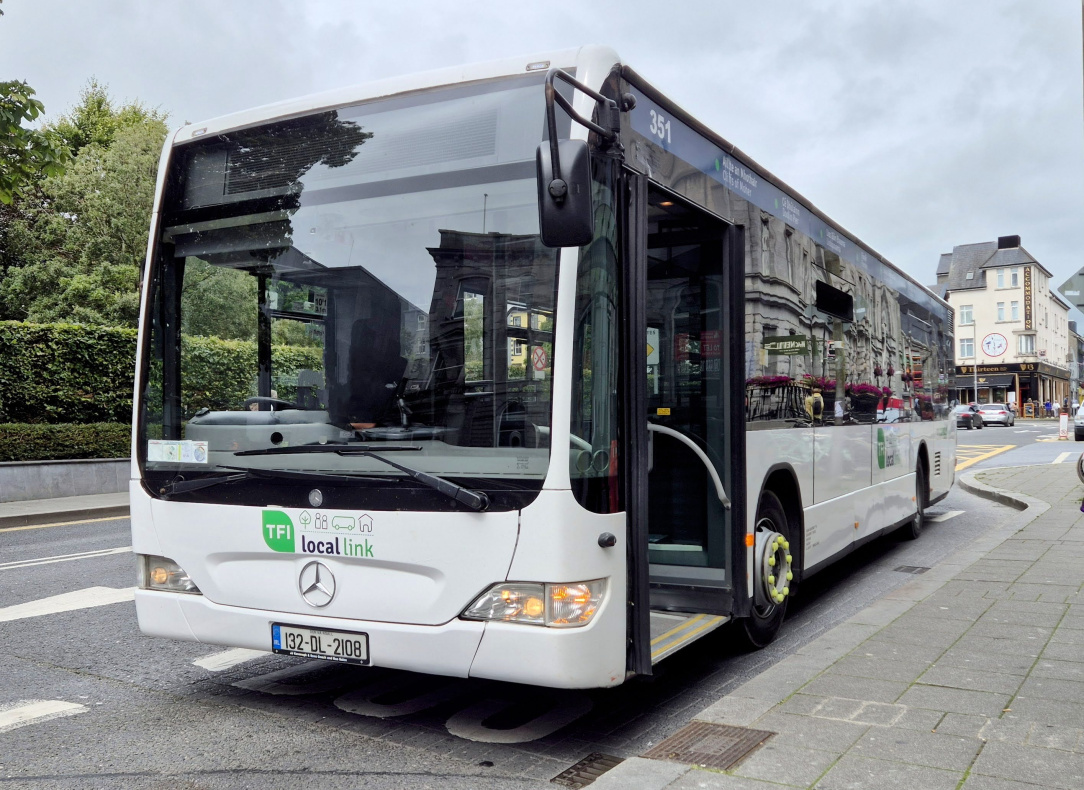 galwaytransport-info-photo-of-route-351-bus.jpg
