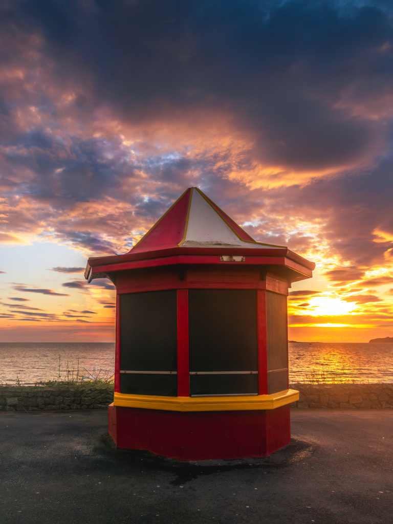 2026-01-14 Portmarnock kiosk lenticular sunrise.jpg