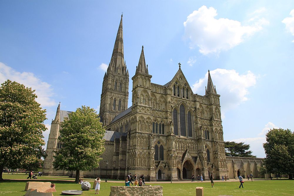 SalisburyCath_2[1].jpg