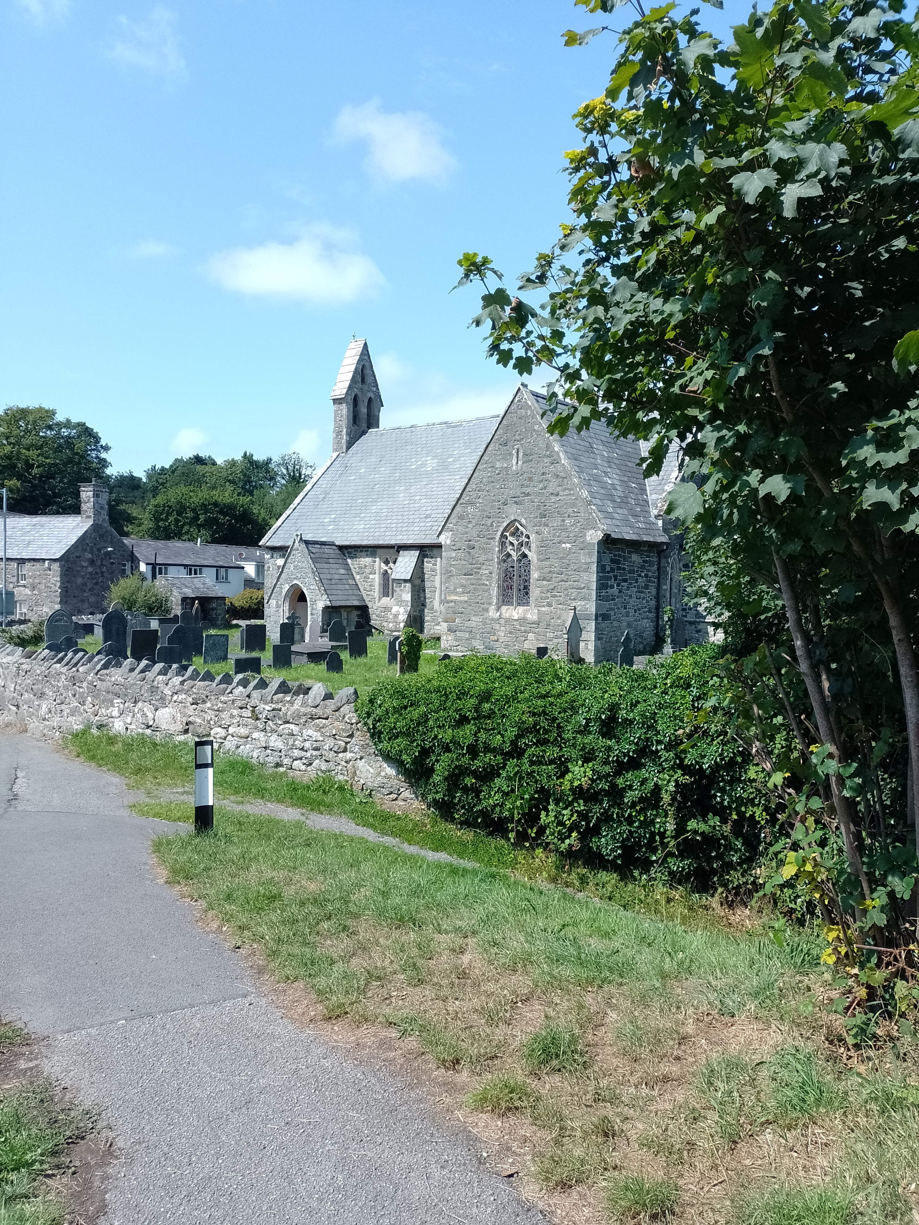 Llanystumdwy Church.jpg