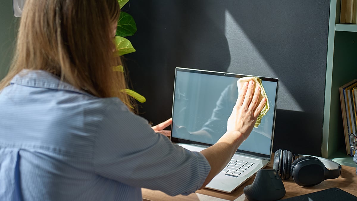 How to Clean a Monitor Screen - Acer Corner