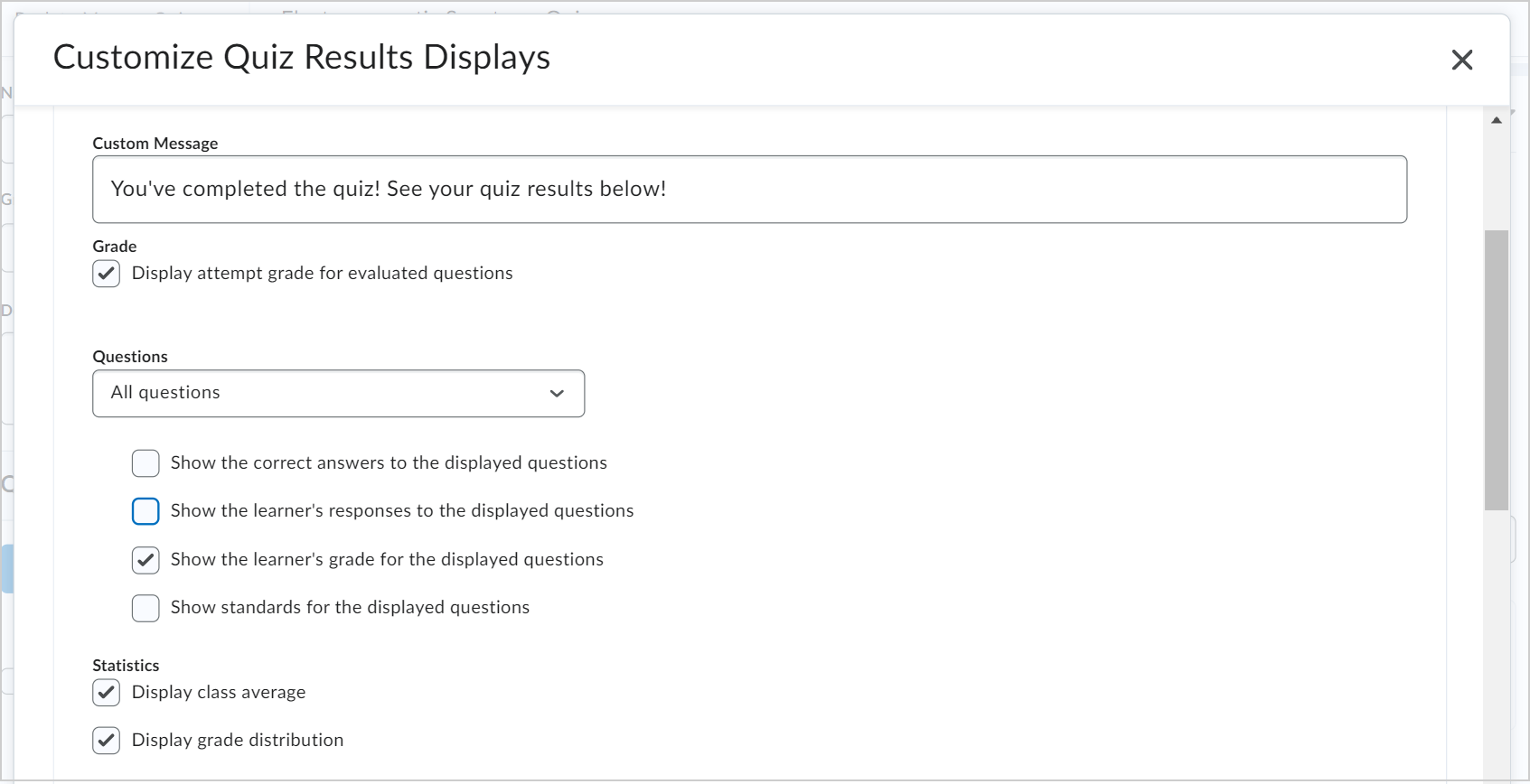 Cuadro de diálogo Personalizar visualizaciones de los resultados del cuestionario que muestra las opciones para personalizar la visualización de los resultados de la Vista principal. Entre las opciones, se incluye un mensaje personalizado, una calificación, preguntas y estadísticas.