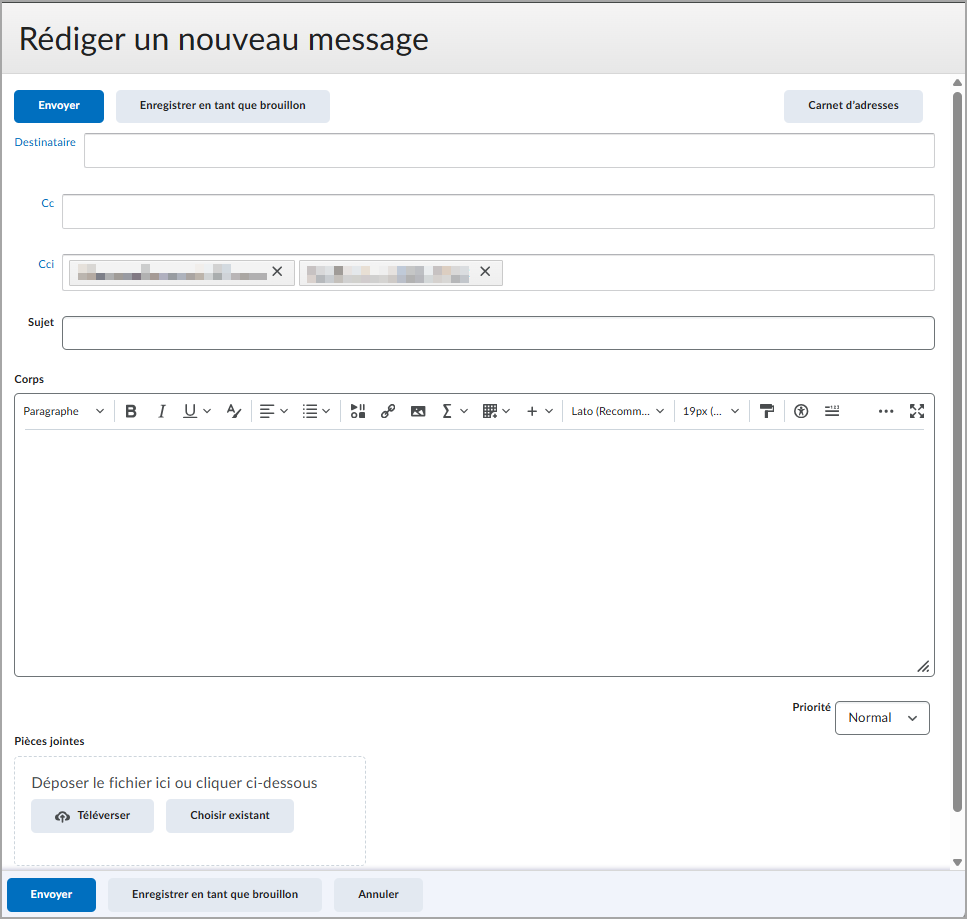 Fenêtre de rédaction du message avec tous les destinataires ajoutés en copie conforme invisible (Cci) après avoir cliqué sur Envoyer un courriel à tous les parents et tuteurs