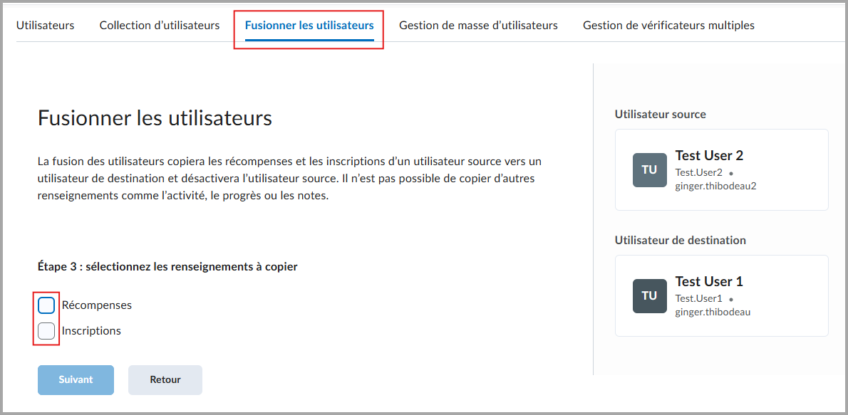 La page Fusionner des utilisateurs affiche l'étape avec les options Récompenses et Inscriptions sélectionnées pour la copie entre utilisateurs