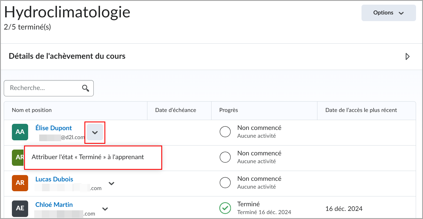 La page Détails sur l'achèvement du cours de Brightspace. Il affiche les progrès de l'étudiant, des alertes et comprend une option permettant d'attribuer l'état « Cours terminé » à l'apprenant.