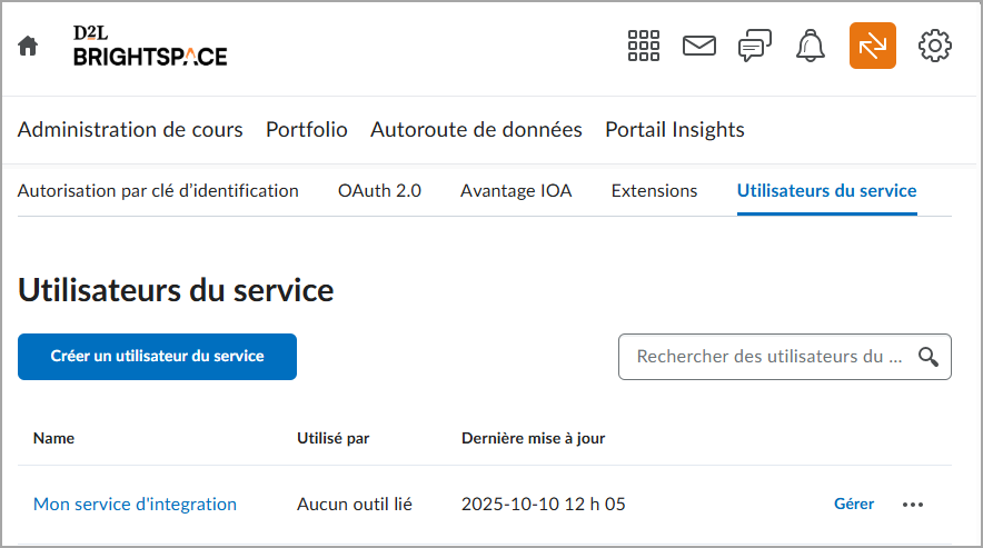 La nouvelle page Utilisateurs de services située sous l'onglet Gérer l'extensibilité.