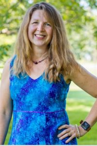 buzz_EJ_122221_200x300 9fe8c5c729e9765265c522d5e244a4d9-huge-bu