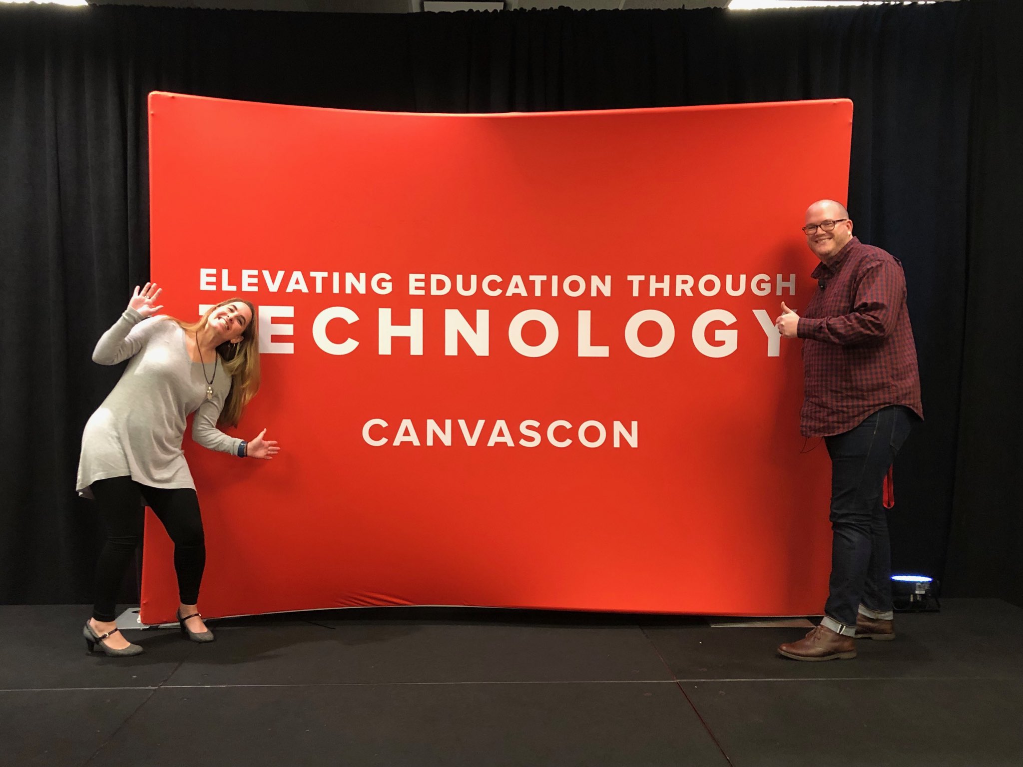 305327_canvascon.jpg 305327_canvascon.jpg