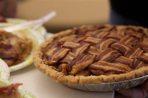 bacon_weave_apple_pie.jpg